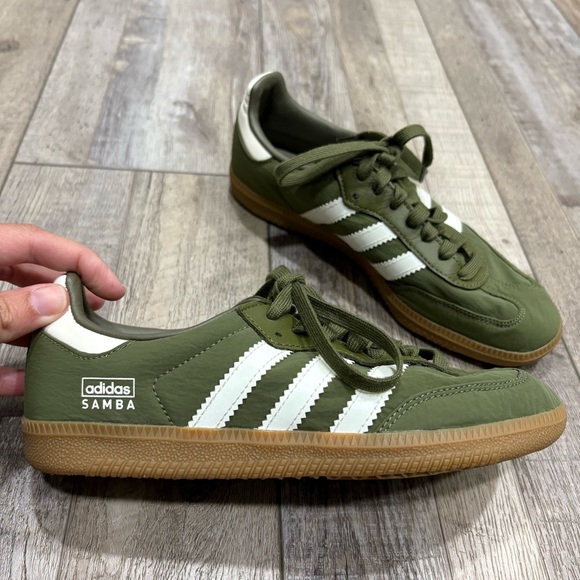 Like new Adidas Samba Sneakers-missing insole - Picture 1 of 6